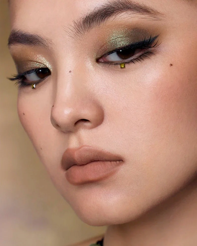 GIRLCULT Hallucination Eyeshadow Palette: Bencaogangmu - Image 5