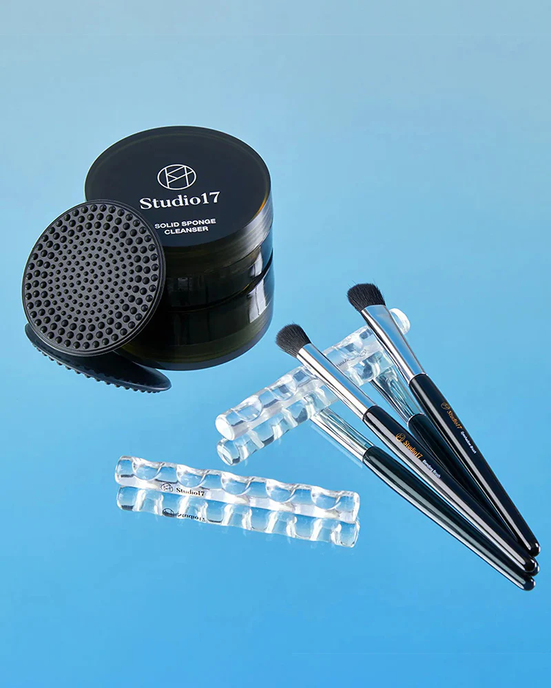 Studio 17 Brush & Puff Cleanser - Image 2