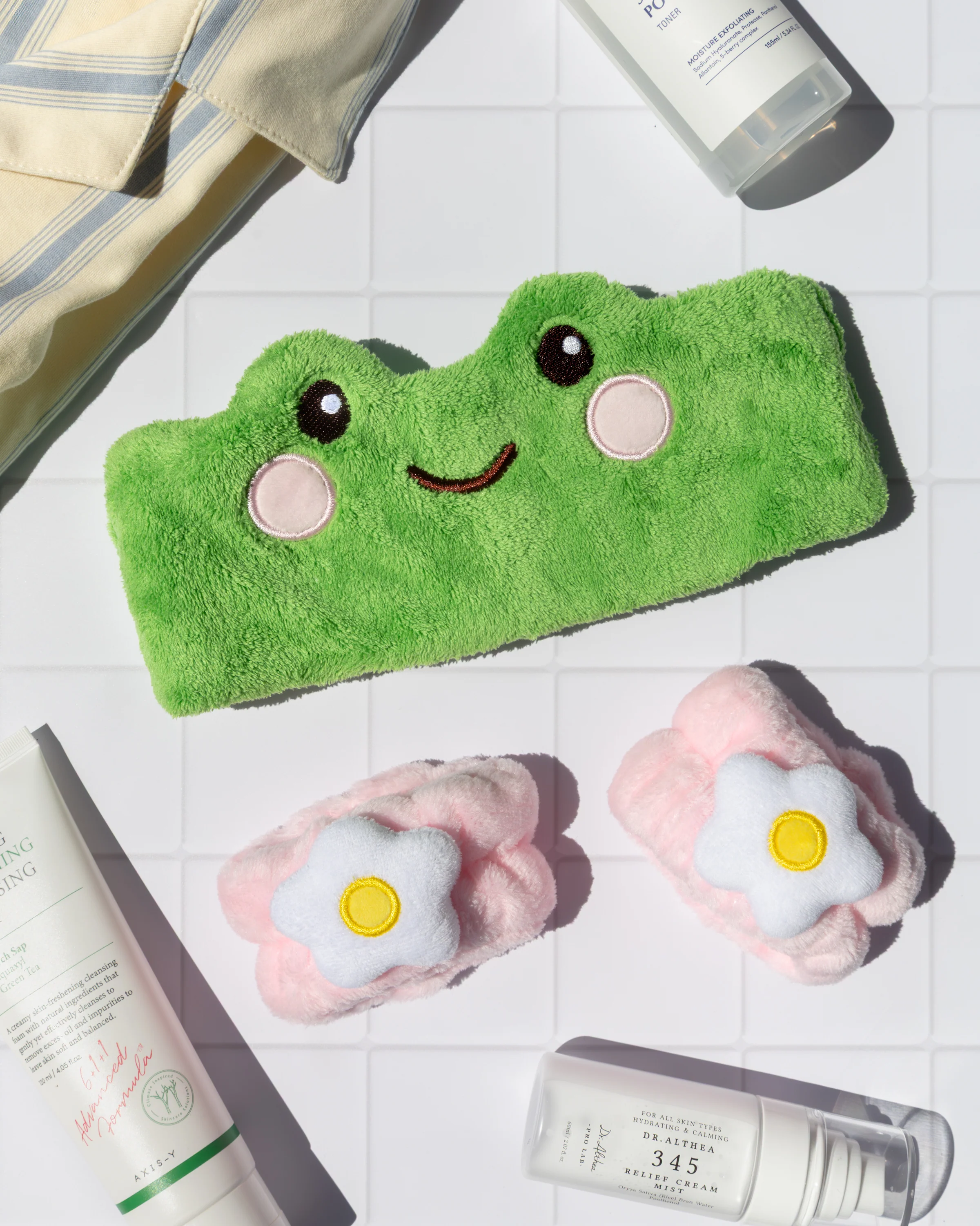 SUKOSHI Froggy Face Wash Headband and Wristbands Set